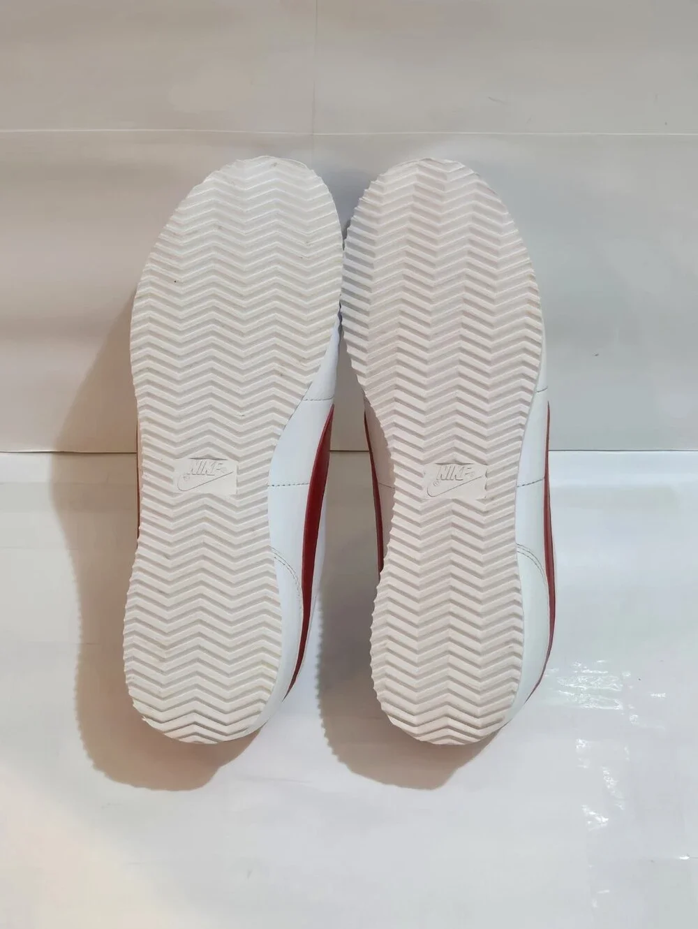 Nike Cortez Men's Size 8 White Varsity Red Blue Sneakers